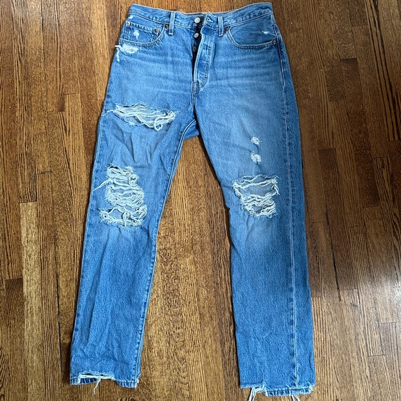 Levi's Ripped Jeans - Picture 1 of 4